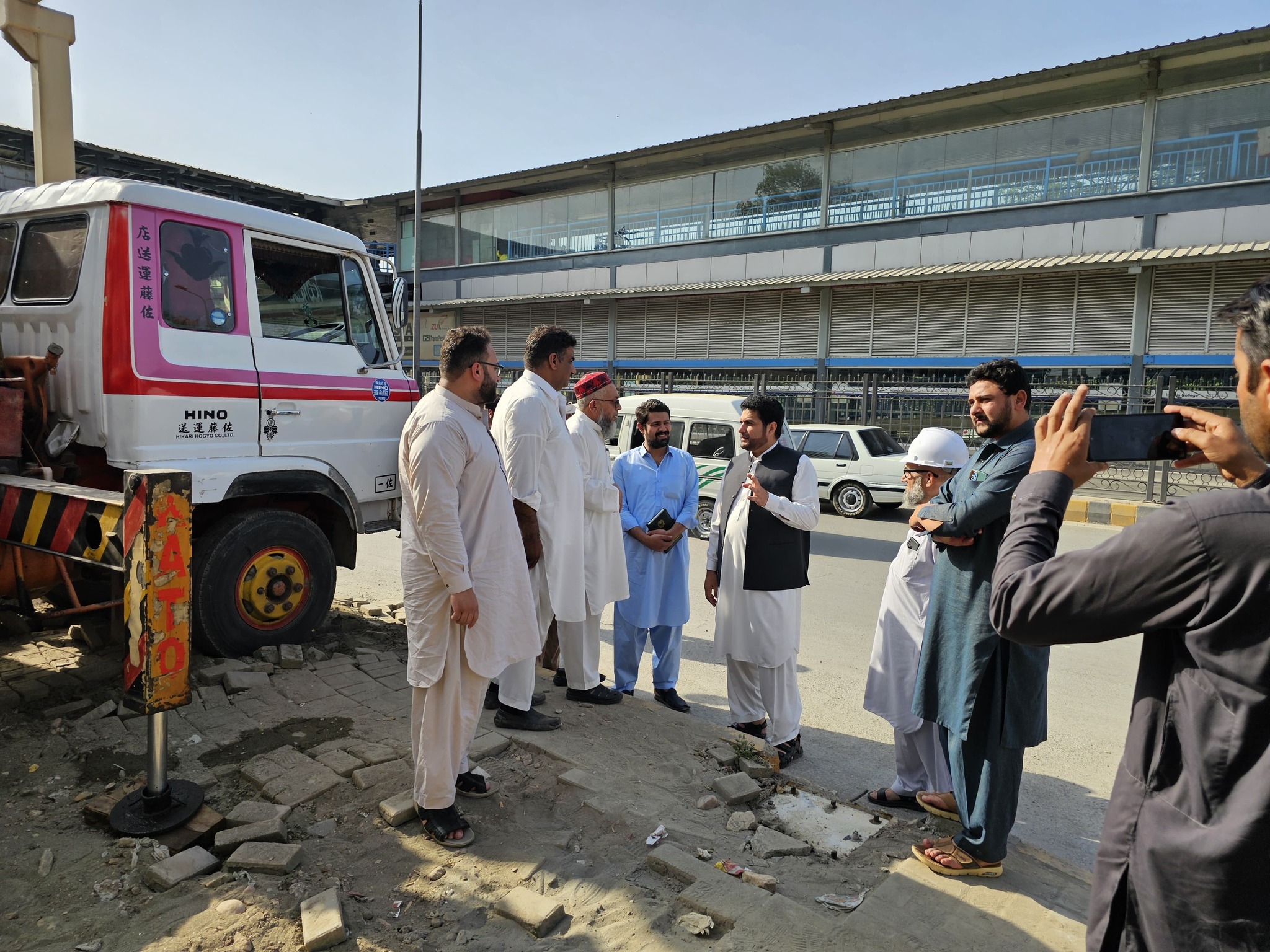 DG visit to Bottleneck points on University Road